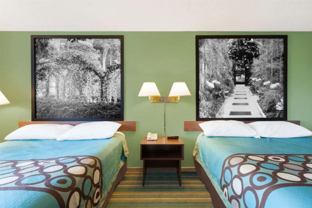 Super 8 By Wyndham Harrisburg Hershey West Екстериор снимка