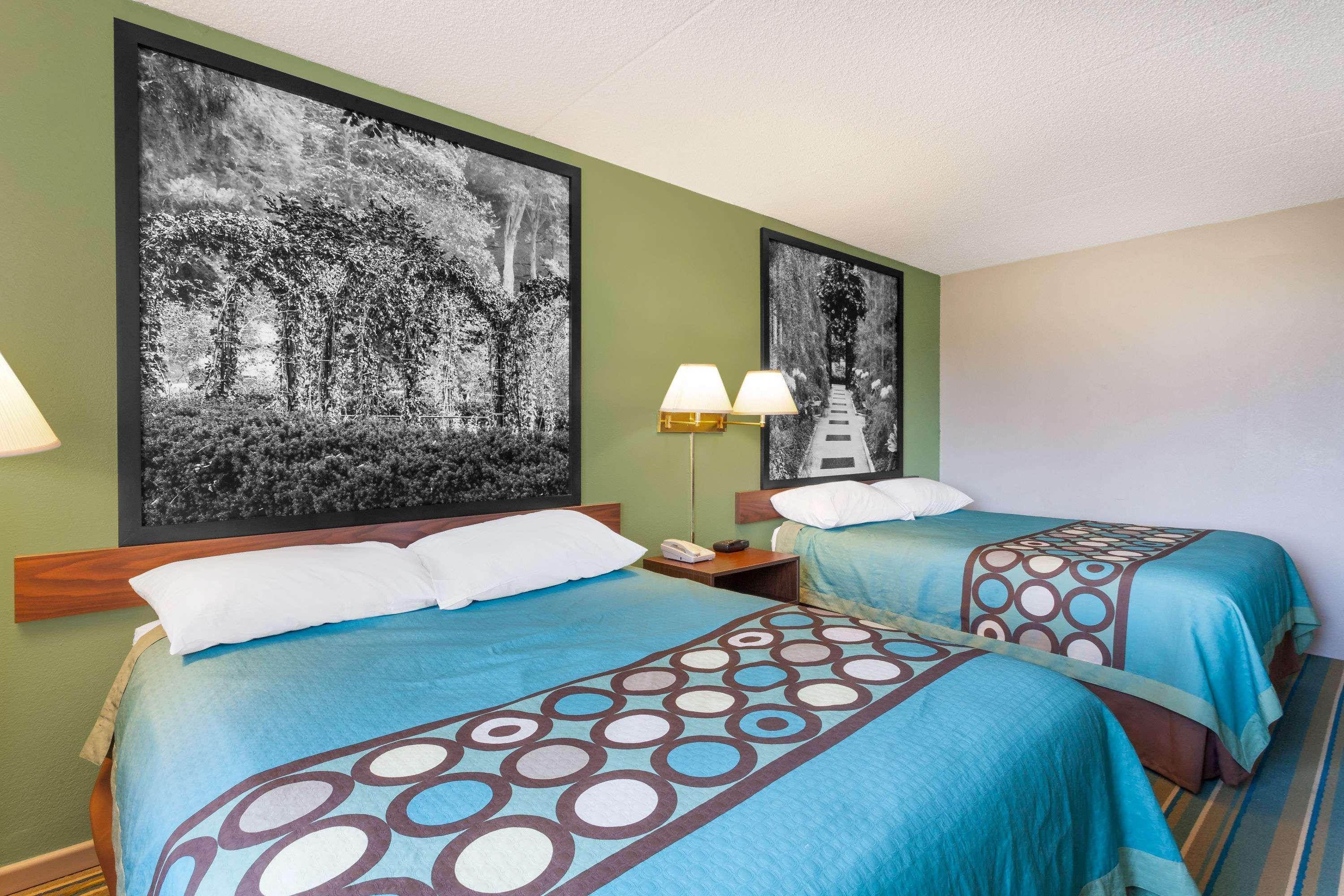 Super 8 By Wyndham Harrisburg Hershey West Екстериор снимка