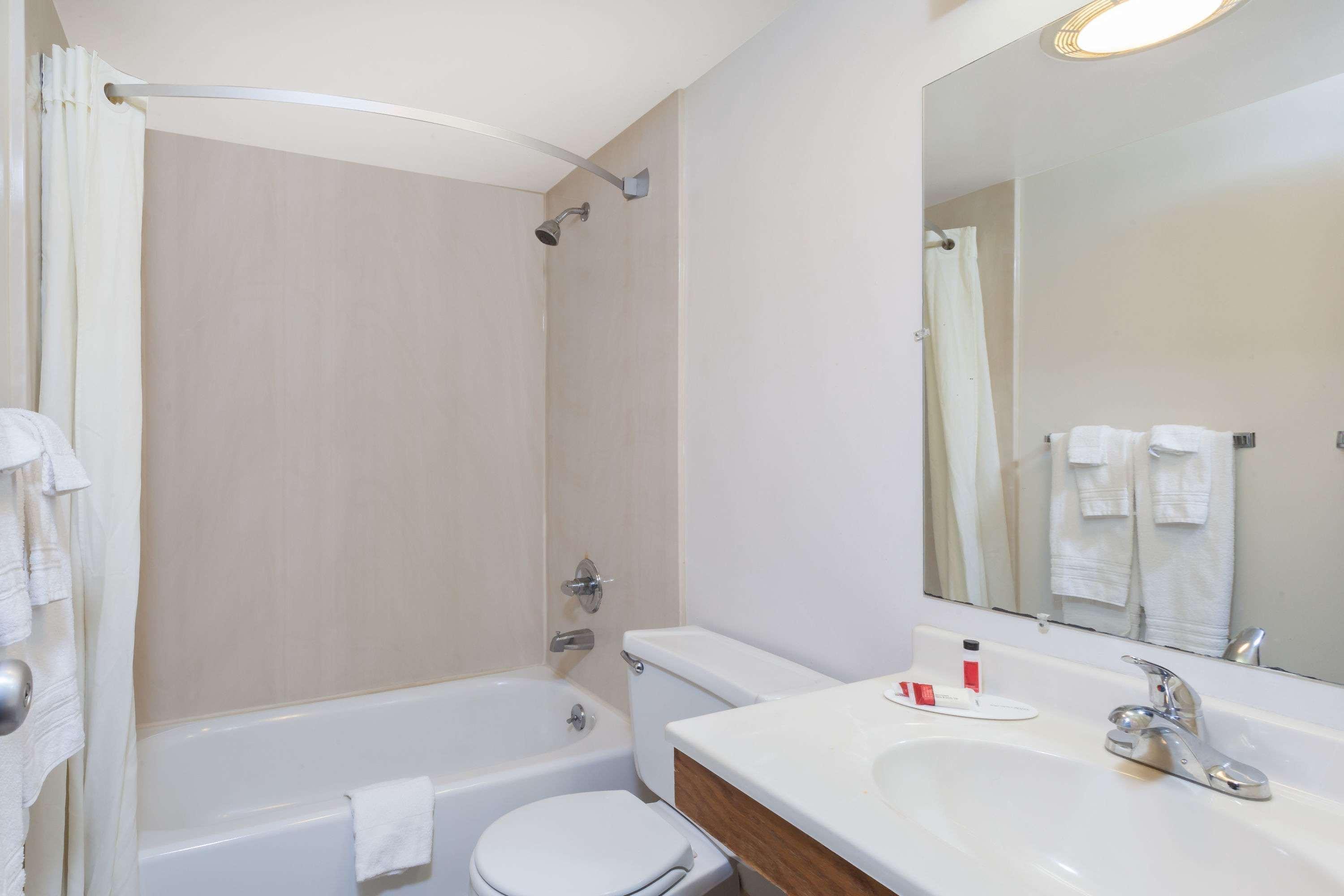 Super 8 By Wyndham Harrisburg Hershey West Екстериор снимка