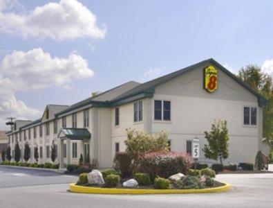 Super 8 By Wyndham Harrisburg Hershey West Motel Екстериор снимка