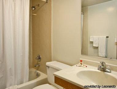 Super 8 By Wyndham Harrisburg Hershey West Стая снимка